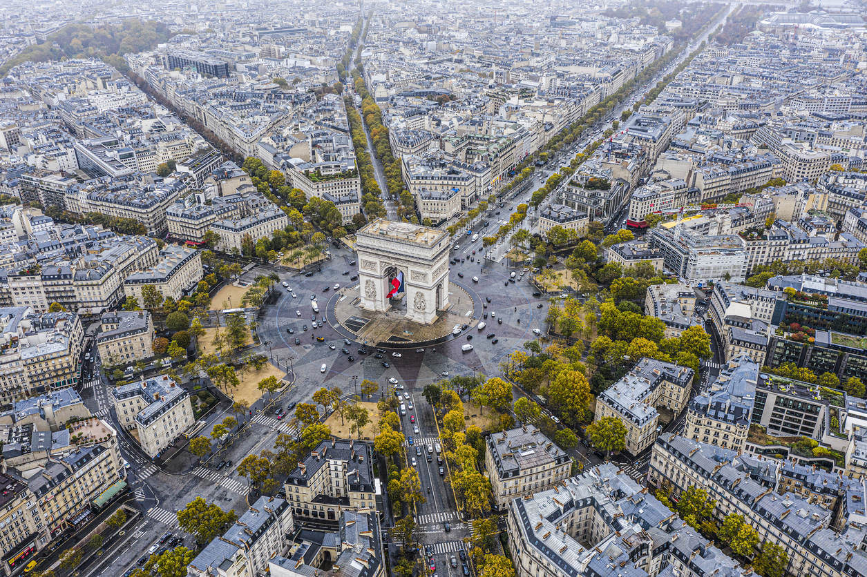 arc de triomphe from the sky, paris Lùkla